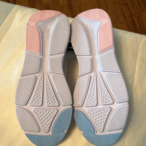 Avia easy on/off flexible light weight slip on. White/pink/teal. NWT Size 11 - Picture 5 of 7